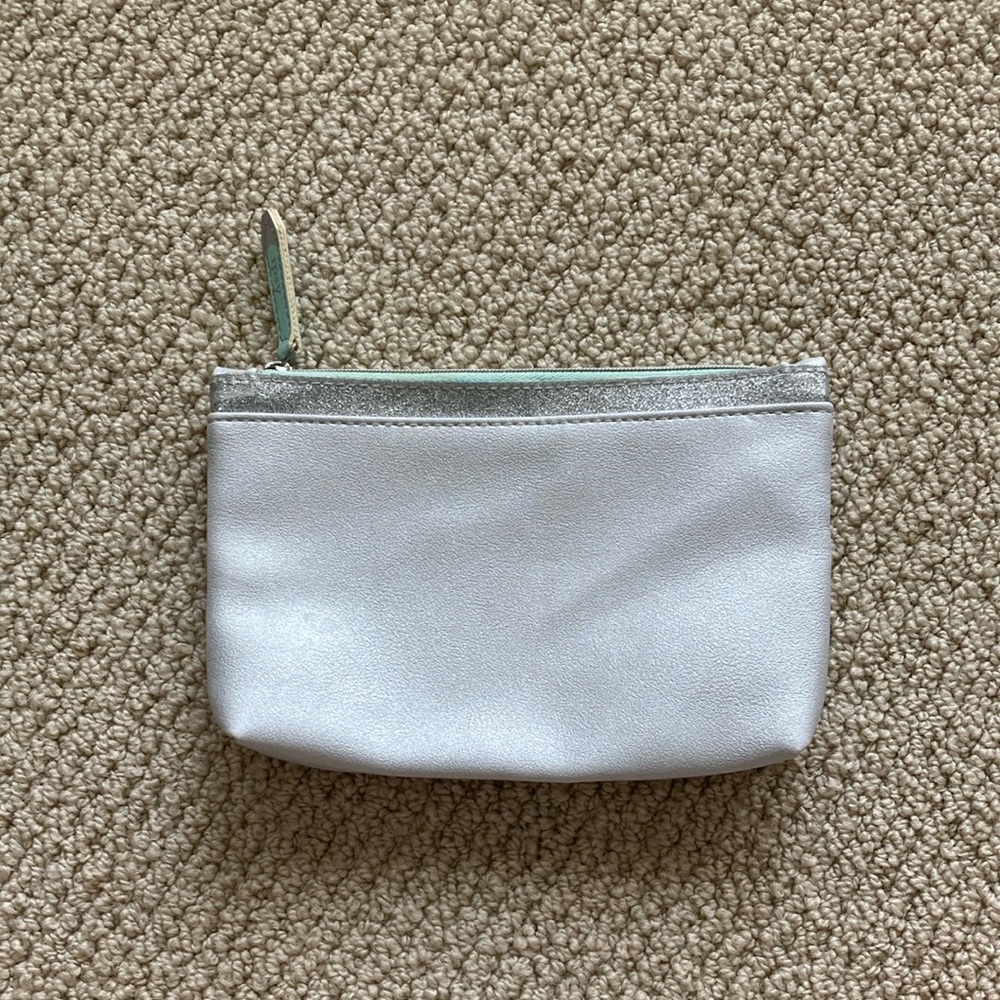 Ipsy Cosmetic Case Silver Sparkle Metallic Bag Icing Blue 5” by 7.5” EUC